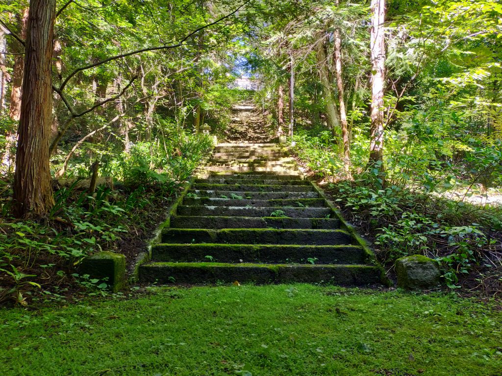 心清水八幡神社 奥の院に通じる階段